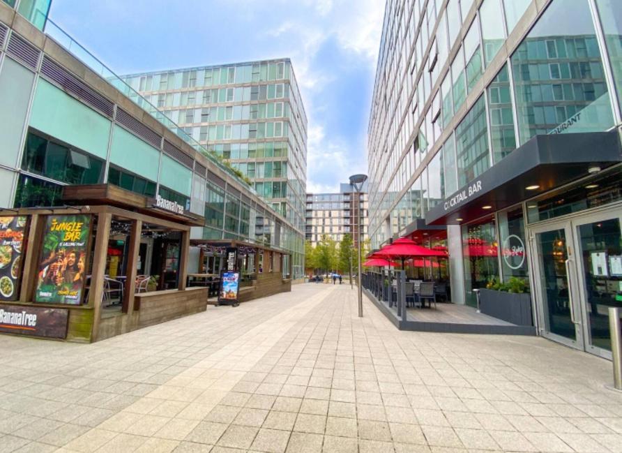 Penthouse Hub Apartment In Central Mk With Juliet Balcony, Smart Tv And Free Parking By Yoko Property Milton Keynes Exterior photo